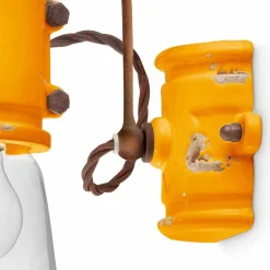 Applique a faretto stile urban in ceramica artigianale Beth Ferroluce