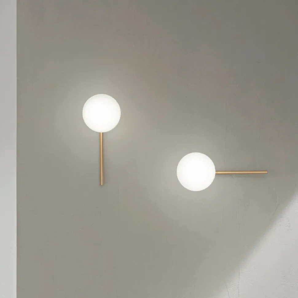 Applique con LED in Metallo Verniciato Color Oro e Vetro Soffiato - Ailanto