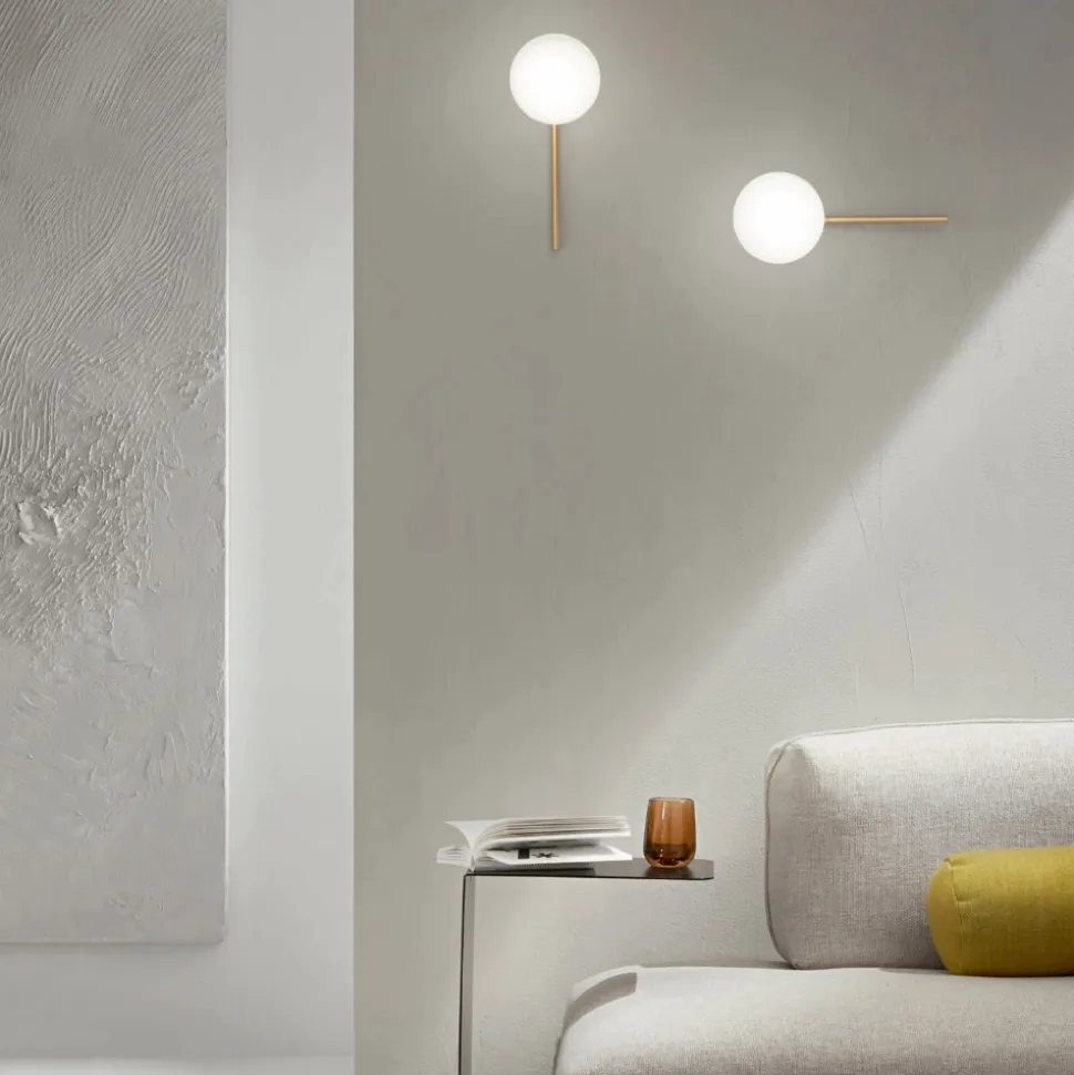 Applique con LED in Metallo Verniciato Color Oro e Vetro Soffiato - Ailanto