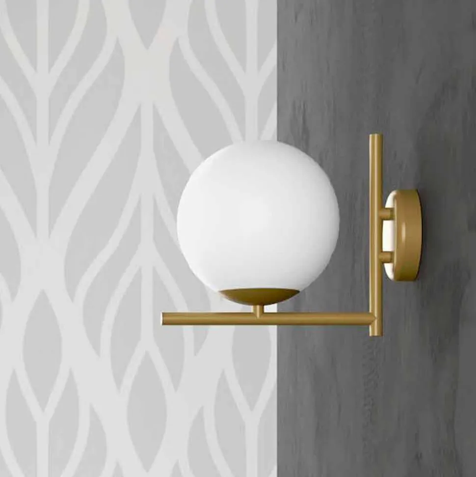 Applique Moderna in Metallo Finitura Ottone e Vetro Opale Made in Italy - Carima