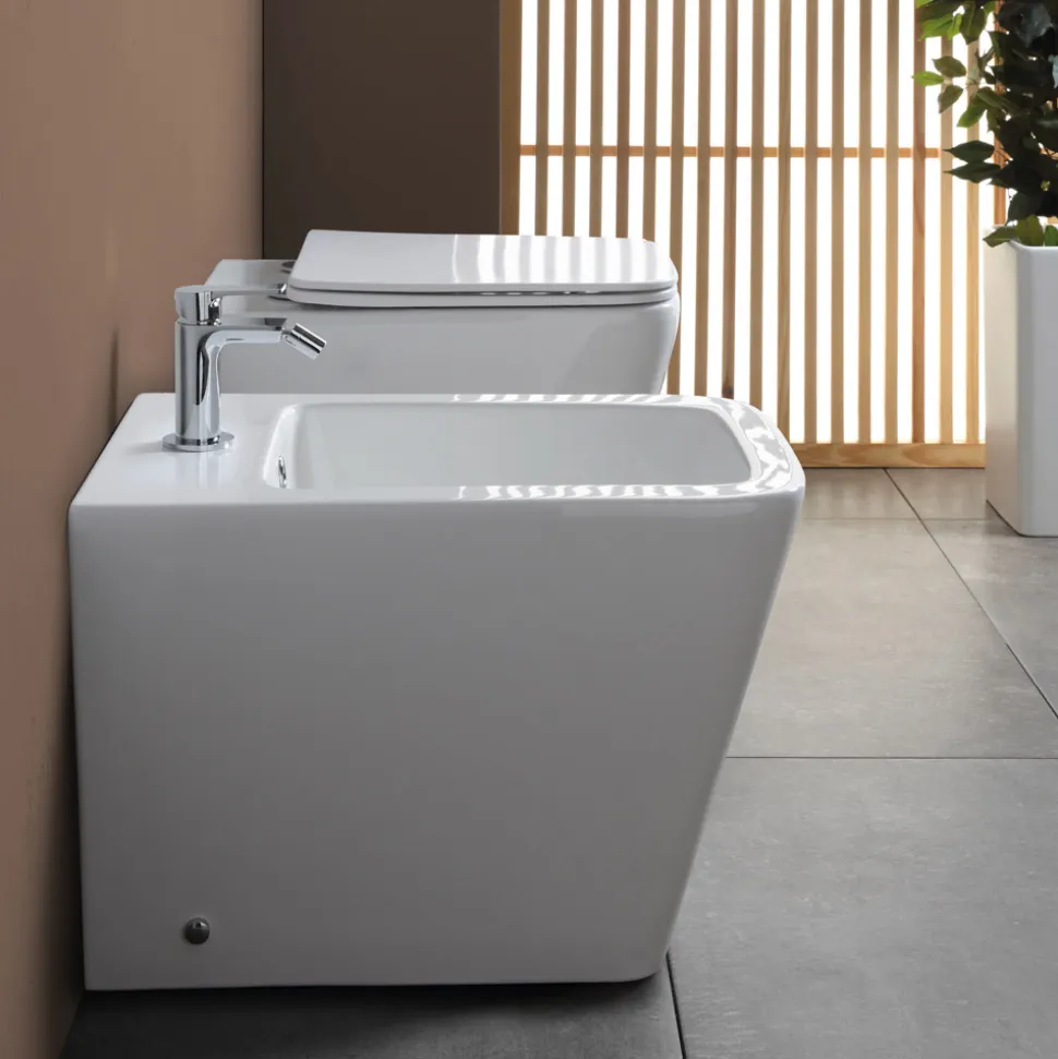 Bidet Monoforo A Terra in Ceramica Bianca dal Design Moderno Elegante - Giunco