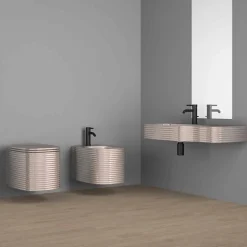 Bidet sospeso in ceramica di moderno design prodotto in Italia, Amleto