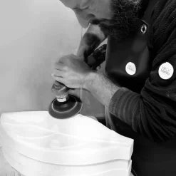Centrotavola in Marmo Arabescato dalla Forma a Foglia Made in Italy - Treviso