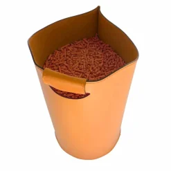 Cesto porta pellet da interno in cuoio 15 Kg di design Sapel