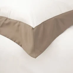 Completo Letto Una Piazza e Mezzo in 100% Cotone e 10% Raso di Cotone - Dettaglio