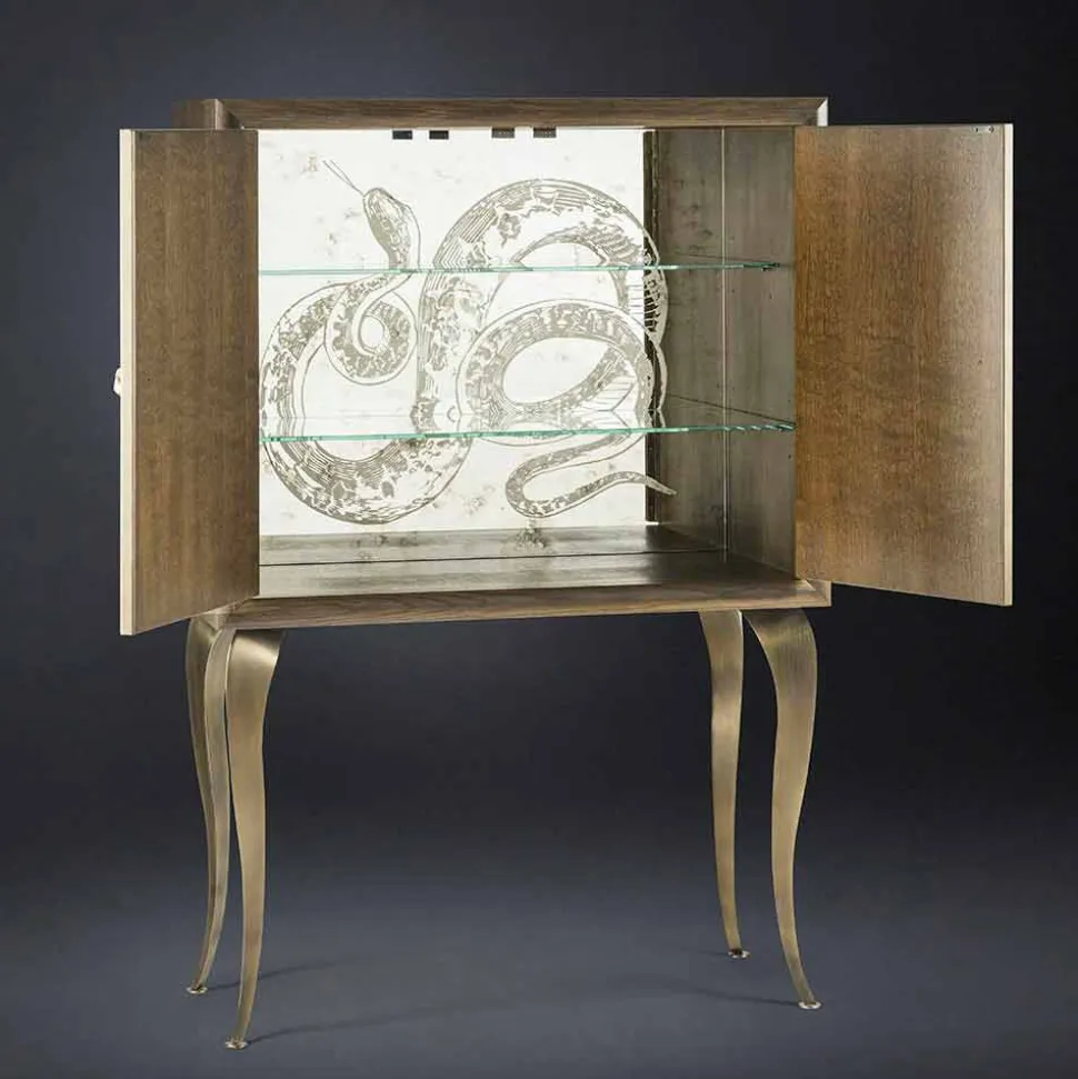 Credenza moderna con 2 ante in legno massello e pelle anilina Joy