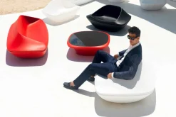Divano da esterno di design Ufo by Vondom in resina di politilene