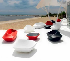 Divano da esterno di design Ufo by Vondom in resina di politilene