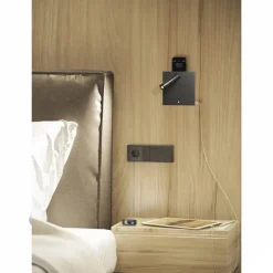 Faretto Applique a Led Orientabile in Alluminio con Porte USB - Paola