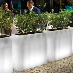 Fioriera Luminosa Due Alimentazioni e Colori in Polietilene Made in Italy - Barbia