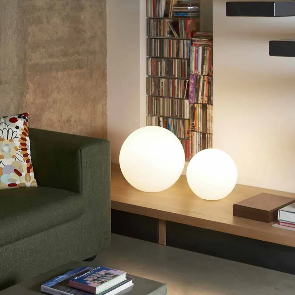 Lampada a sfera moderna da terra/tavolo Slide Globo, fatta in Italia