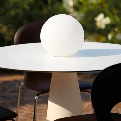 Lampada a sfera moderna da terra/tavolo Slide Globo, fatta in Italia