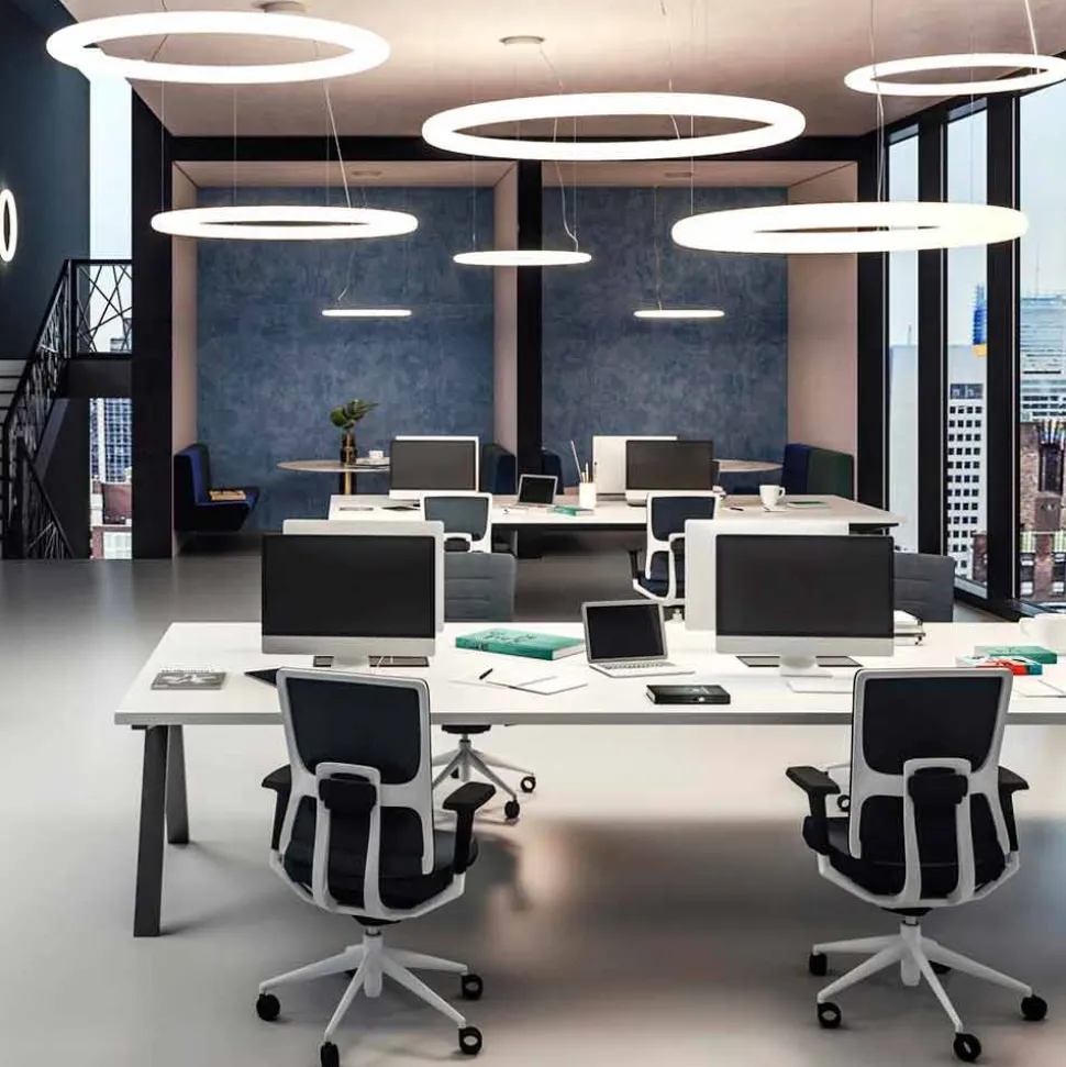 Lampada a Sospensione Tonda a LED in Polietilene Made in Italy - Slide Giotto