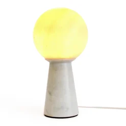 Lampada Conica con Sfera Bianca e Base in Marmo Made in Italy - Tobio