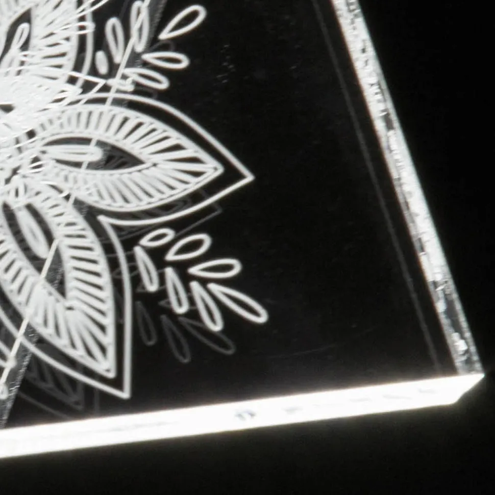 Lampada da Appoggio Led Cristallo Acrilico Decoro a Laser - Possett