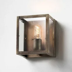 Lampada da parete in ferro stile industriale London Il Fanale, made in Italy