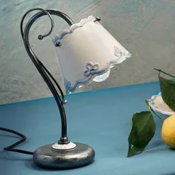 Lampada da Tavolo Ferro e Ceramica Effetto Ricamo Dipinta a Mano - Ravenna