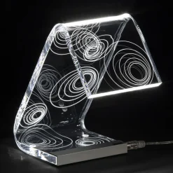 Lampada da Tavolo Led Cristallo Acrilico Piegato Decoro a Laser - Possett