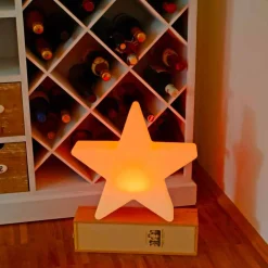 Lampada da Tavolo Solare o a LED, di Design a Stella in Polietilene - Ringostar