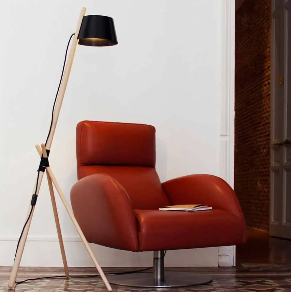 Lampada da Terra di Design in Legno di Faggio e Metallo Laccato - Avetta