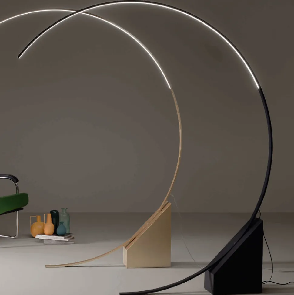Lampada da Terra in Metallo Verniciato con Luce LED Dimmerabile - Eucalipto
