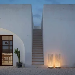 Lampada da Terra Led in Tecnopolimero Grigio e Bacchette in Pvc Bianco - Tatto