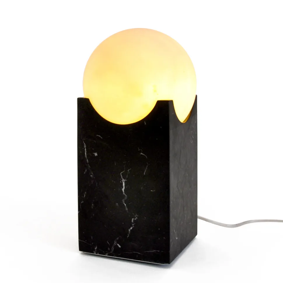 Lampada Rettangolare con Sfera Bianca e Base in Marmo Made in Italy - Koshi