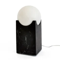 Lampada Rettangolare con Sfera Bianca e Base in Marmo Made in Italy - Koshi
