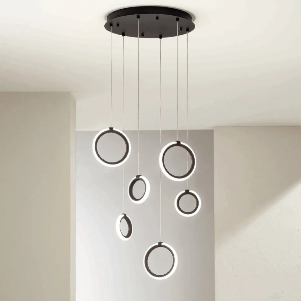 Lampadario Appeso in Metallo Verniciato Nero con 6 Luci LED - Cedro