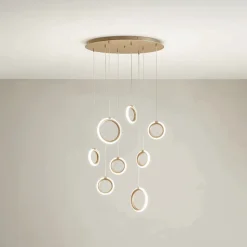 Lampadario Appeso in Metallo Verniciato Oro con 8 Luci LED - Cedro