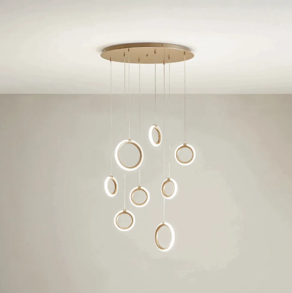 Lampadario Appeso in Metallo Verniciato Oro con 8 Luci LED - Cedro
