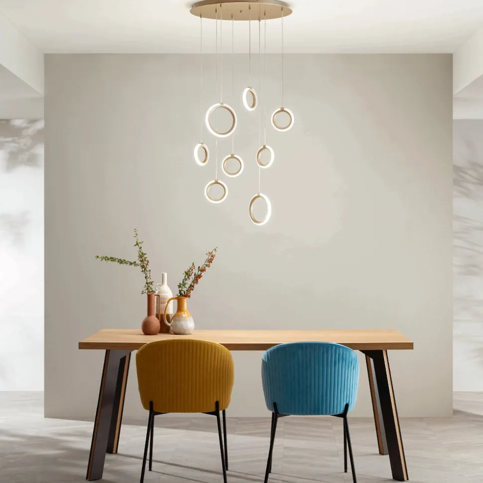 Lampadario Appeso in Metallo Verniciato Oro con 8 Luci LED - Cedro