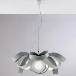 Lampadario shabby chic in metallo per arredare con gusto – Mare