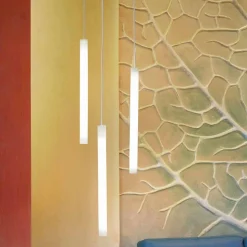 Lampada sospensione a tubo di design Slide Flux Hanging,in metacrilato
