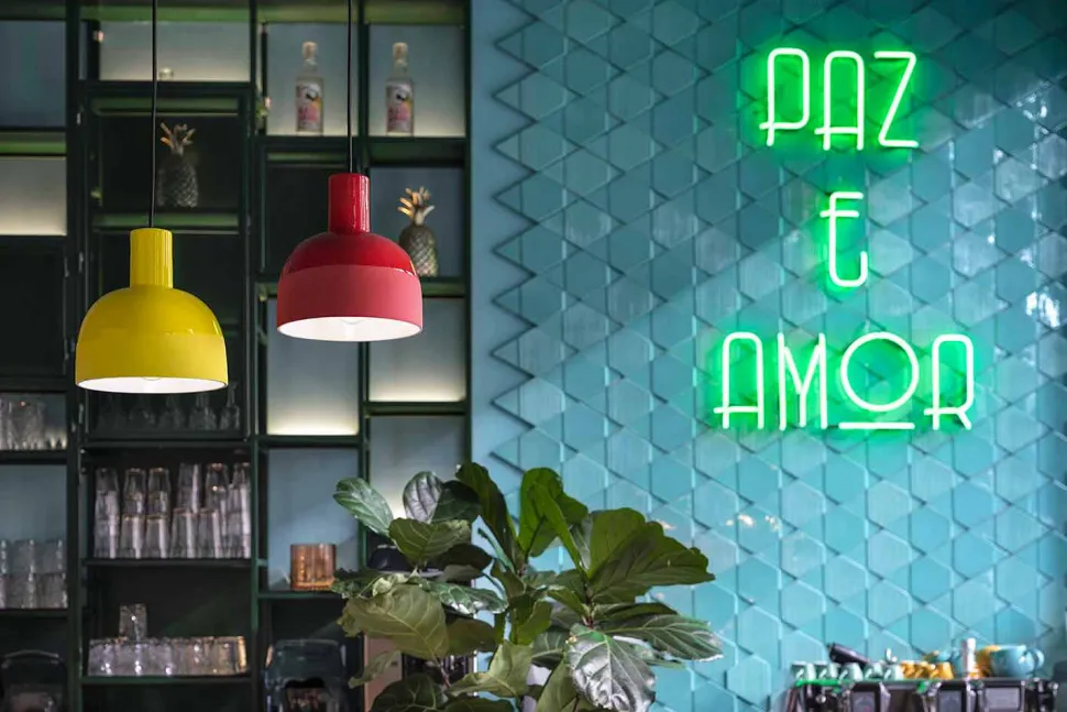 Lampada Sospesa dallo Stile Moderno in Ceramica Made in Italy – Ferroluce Caxixi