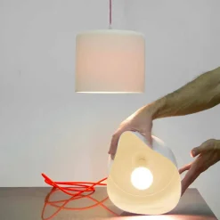 Lampada sospesa moderna In-es.artdesign Candle 2 in colorata laprene