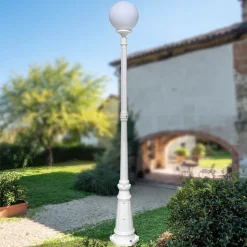 Lampione Alto 208 cm in Acrilico e Alluminio Bianco Made in Italy - Trovabianco