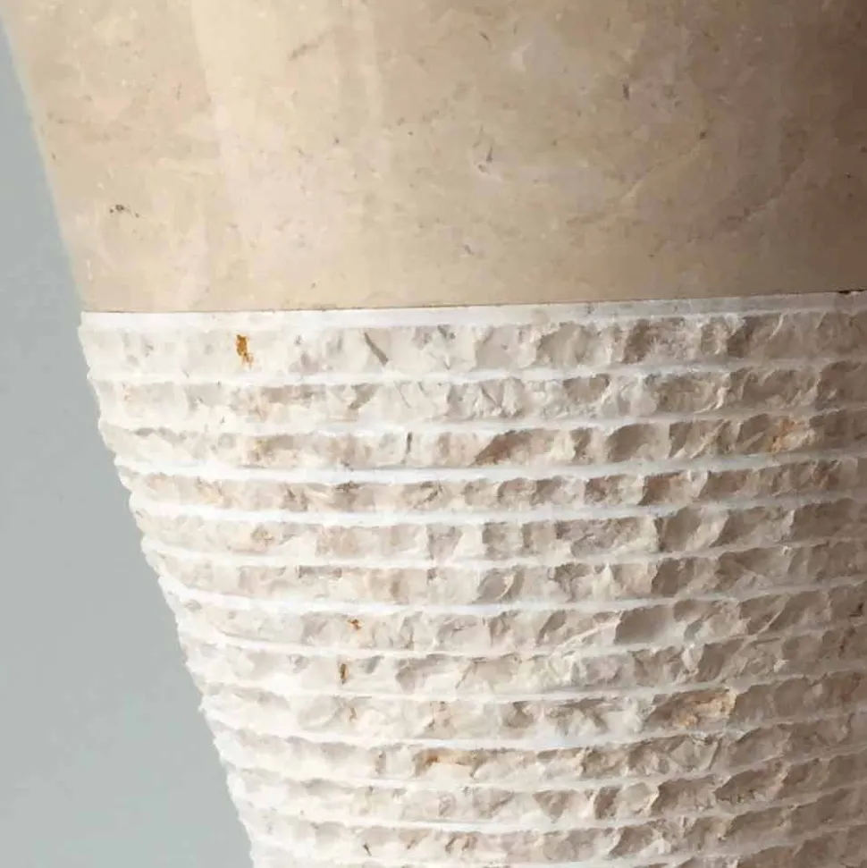 Lavabo a colonna bianco in pietra naturale Iris, pezzo unico di design