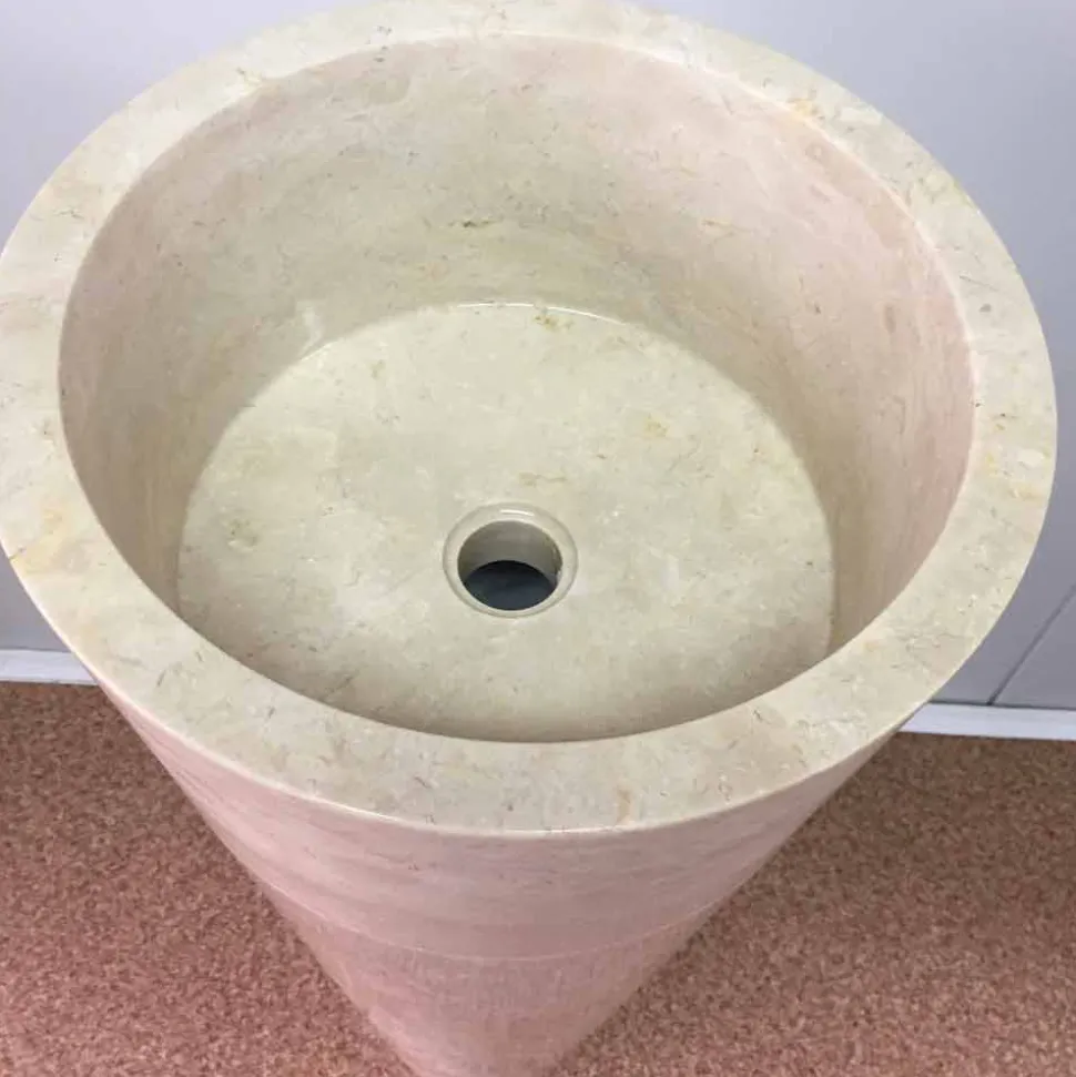 Lavabo a colonna conico bianco lucido Igor, fatto a mano, di design