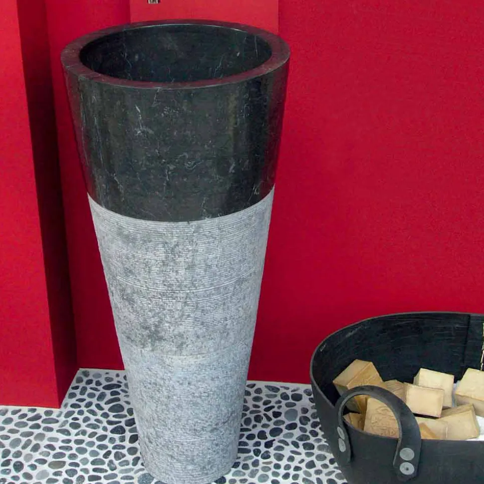 Lavabo a Colonna Conico in Pietra Naturale Nera Raja, design e funzionalità