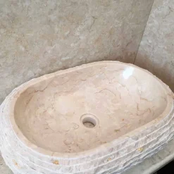 Lavabo bianco da appoggio ovale Cora, pezzo unico fatto a mano