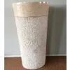 Lavabo bianco in pietra naturale a colonna Siro design, pezzo unico