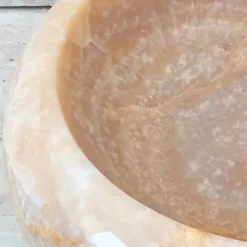 Lavabo da appoggio pezzo unico in pietra onice Arlie, fatto a mano