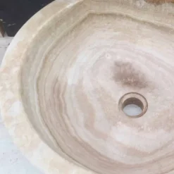 Lavabo in pietra naturale da appoggio Ana di design, fatto a mano