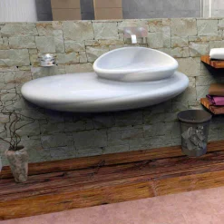 Lavabo sospeso dal design moderno Stone fatto in Italia