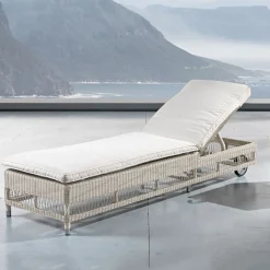 Lettino da Esterno con Ruote in Polyrattan Intrecciato a Mano - Gigi