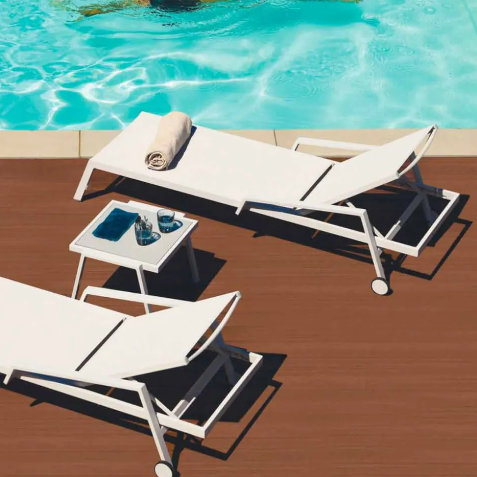 Lettino da Esterno in Alluminio con Ruote e Braccioli Design Moderno- Carmine