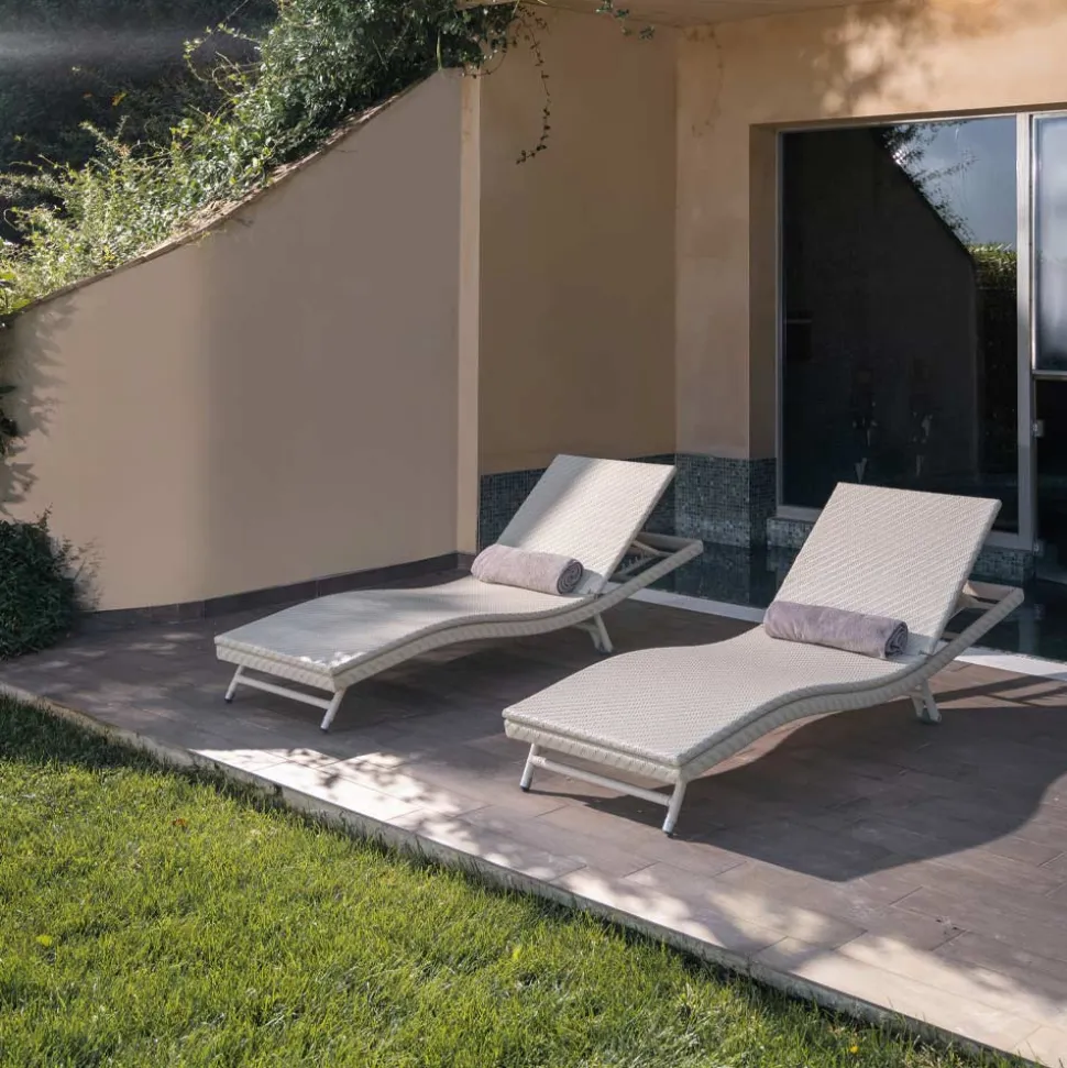 Lettino da Esterno in Polyrattan con Ruote – Meredith