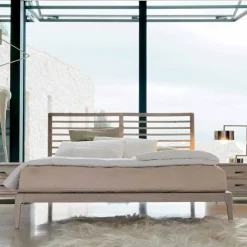 Letto matrimoniale in noce massello, made in Italy, Didimo