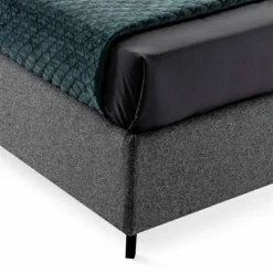 Letto Matrimoniale in Tessuto con Box e Testata a Righe Made in Italy – Nives